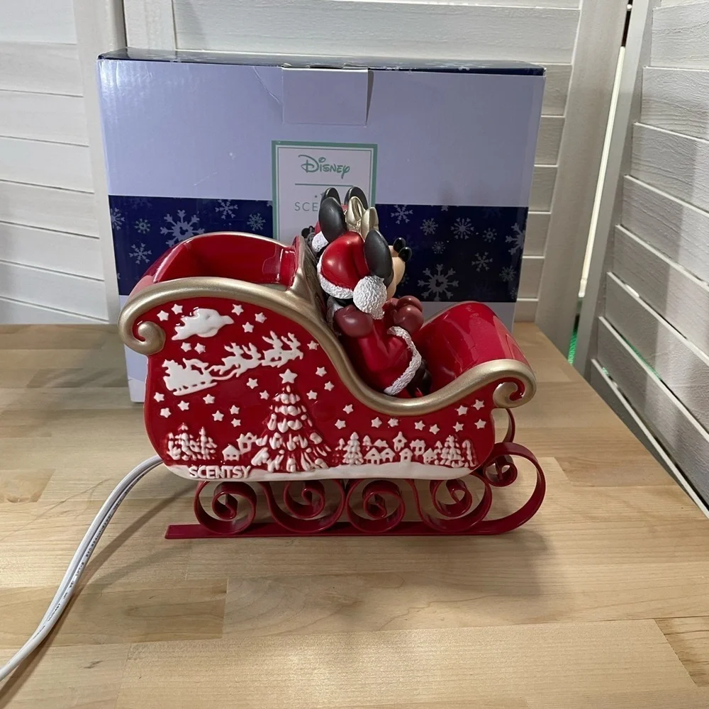 Scentsy Disney Holiday Mickey & Minnie Sleigh Warmer